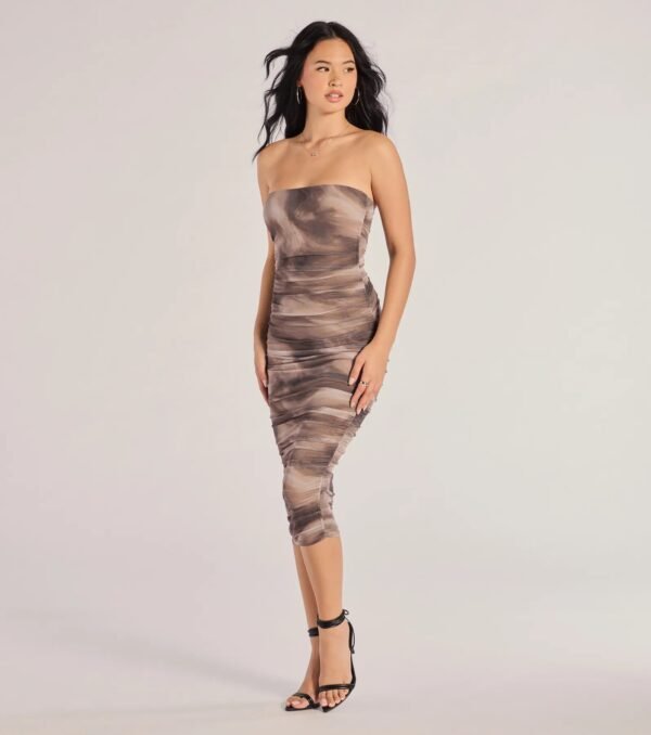 Mesmerizing Glam Abstract Ruched Midi Dress - Image 4